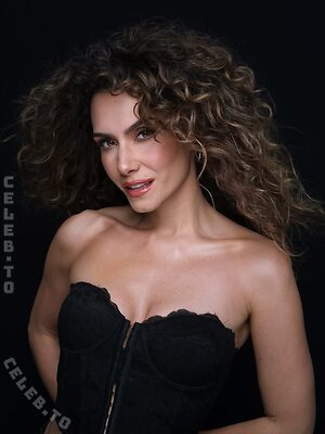 Kimberly Budinsky Nude Leaked Photo #2