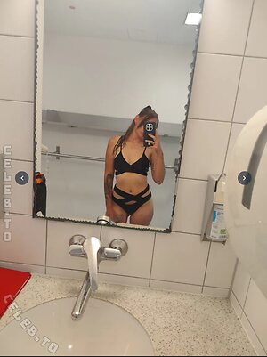Kleinegaach98 Nude Leaked Photo #10