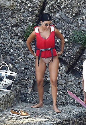 Kourtney Kardashian Nude Leaked Photo #34