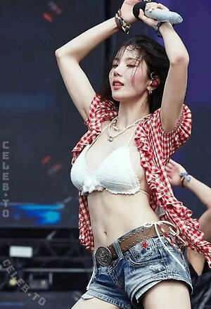 Kwon Eun-bi Nude Leaked Photo #3