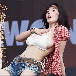 Kwon Eun-bi Nude Leaked Photo #4