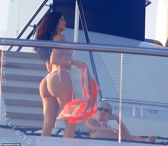 Kylie Jenner Nude Leaked Photo #360