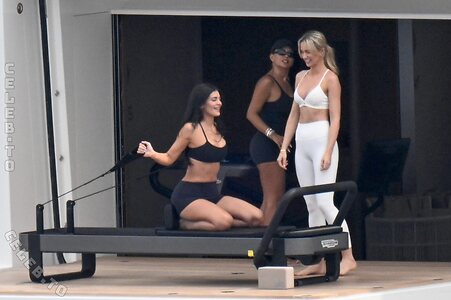 Kylie Jenner Nude Leaked Photo #477