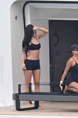 Kylie Jenner Nude Leaked Photo #496