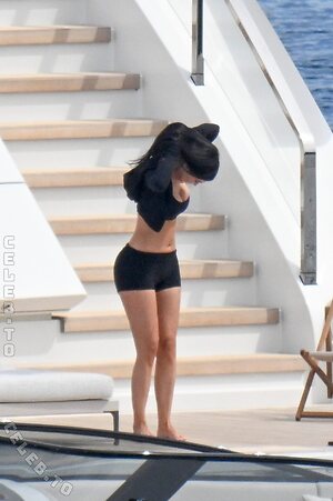 Kylie Jenner Nude Leaked Photo #500