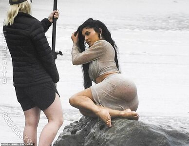 Kylie Jenner Nude Leaked Photo #581