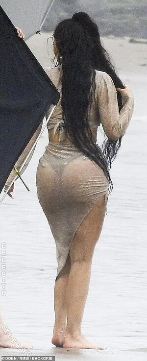 Kylie Jenner Nude Leaked Photo #587
