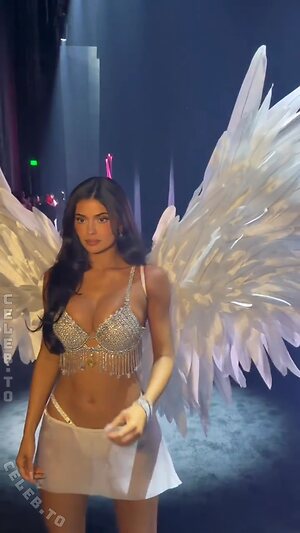 Kylie Jenner photo