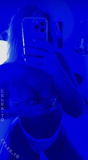 Lara-Charlottee Nude Leaked Photo #24