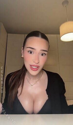 Larabeu Nude Leaked Photo #5