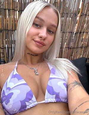 Laracassie Nude Leaked Photo #25