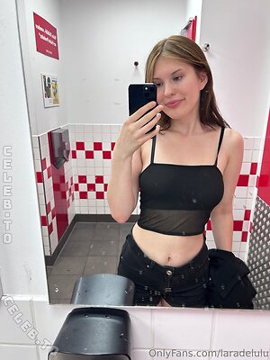 LaraDeLulu Nude Leaked Photo #17