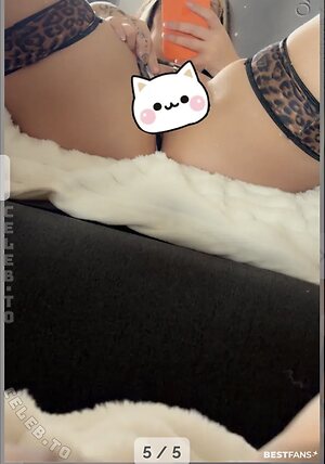 larajennycroft Nude Leaked Photo #13
