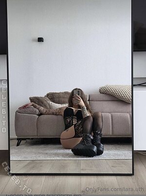 Lara.uth Nude Leaked Photo #70