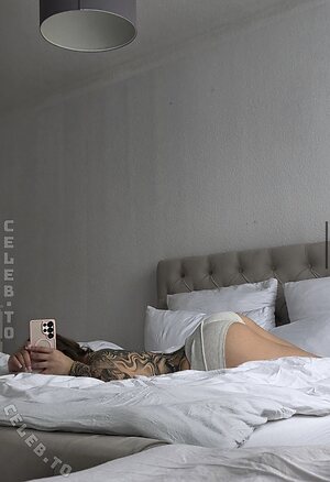 Lara.uth Nude Leaked Photo #81
