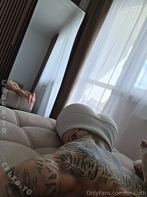Lara.uth Nude Leaked Photo #96
