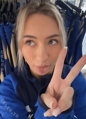 Larawiyl Nude Leaked Photo #12