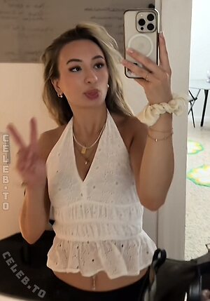 Larawiyl Nude Leaked Photo #13