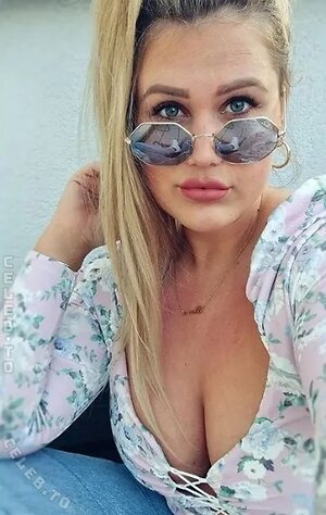 Laura aka Captain_lulli Nude Leaked Photo #10