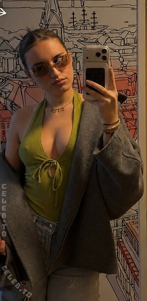 Laura Borck Nude Leaked Photo #13