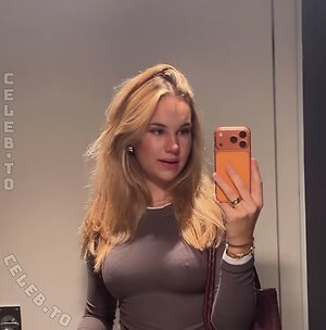 Laura Marie Soons More Nude Photos