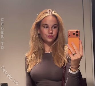 Laura Marie Soons Nude Photos