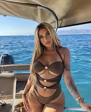 Laura Moradi Nude Leaked Photo #27