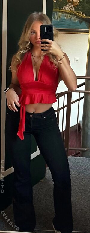 Laura.hsmr Nude Leaked Photo #42