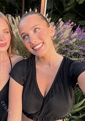 Lauramjj_