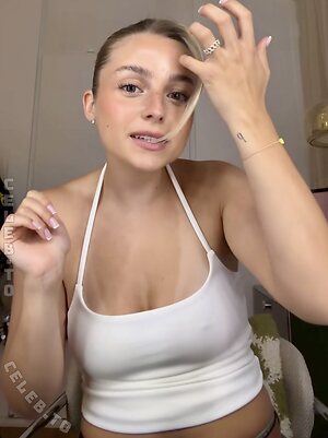 Lea Breuer Nude Leaked Photo #214