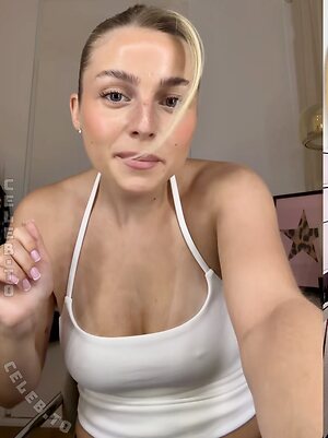 Lea Breuer Nude Leaked Photo #215
