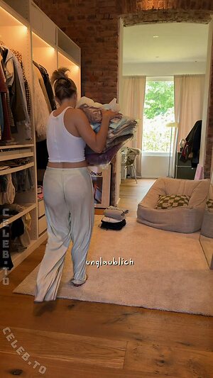 Lea Breuer Nude Leaked Photo #223
