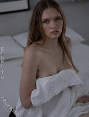 Lea Klaeser Nude Leaked Photo #13