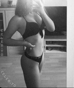 lea.crrl Nude Leaked Photo #13