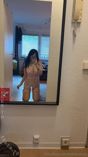 leahbunnyy Nude Leaked Photo #28