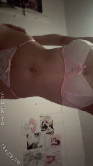 leahbunnyy Nude Leaked Photo #35