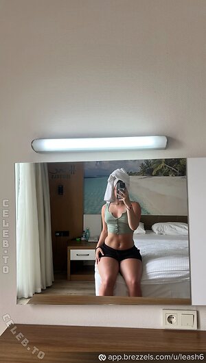Leash6 Nude Leaked Photo #8