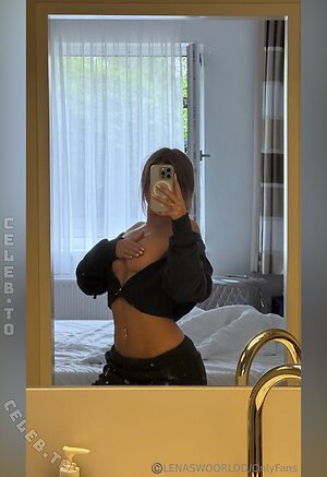 lenaswoorldd Nude Leaked Photo #80