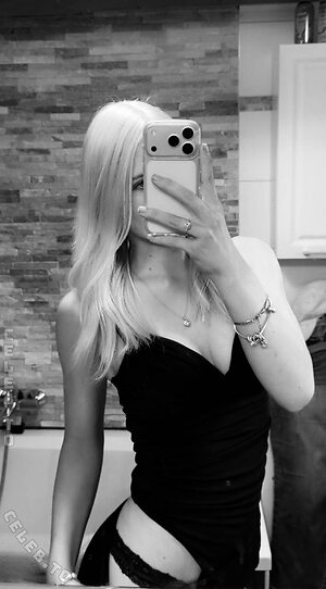 Leni Blum07 Nude Leaked Photo #32