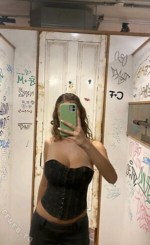 Leni.dnz Nude Leaked Photo #36