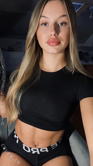 Leni.sfh Nude Leaked Photo #23