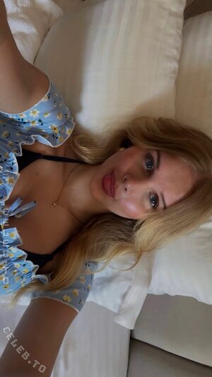 leni.zkm Nude Leaked Photo #23