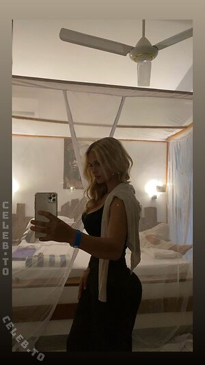 leni.zkm Nude Leaked Photo #28