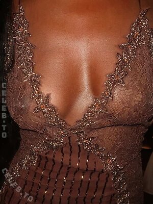 Leomie Anderson Nude Leaked Photo #19