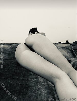 Lexi2001 Nude Leaked Photo #12