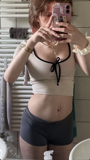 Lienne.aig Nude Leaked Photo #48