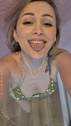 Liensue Nude Leaked Photo #85