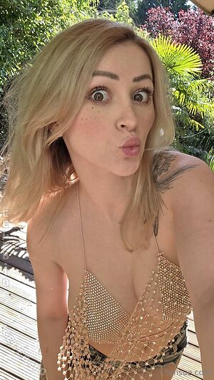 Liensue Nude Leaked Photo #91