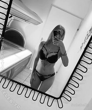 lilblondy99 photo