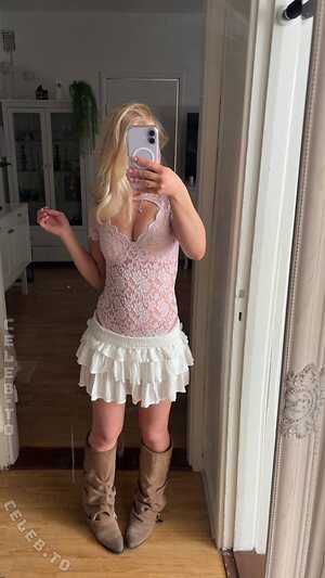 Lillaamatilda Nude Leaked Photo #7